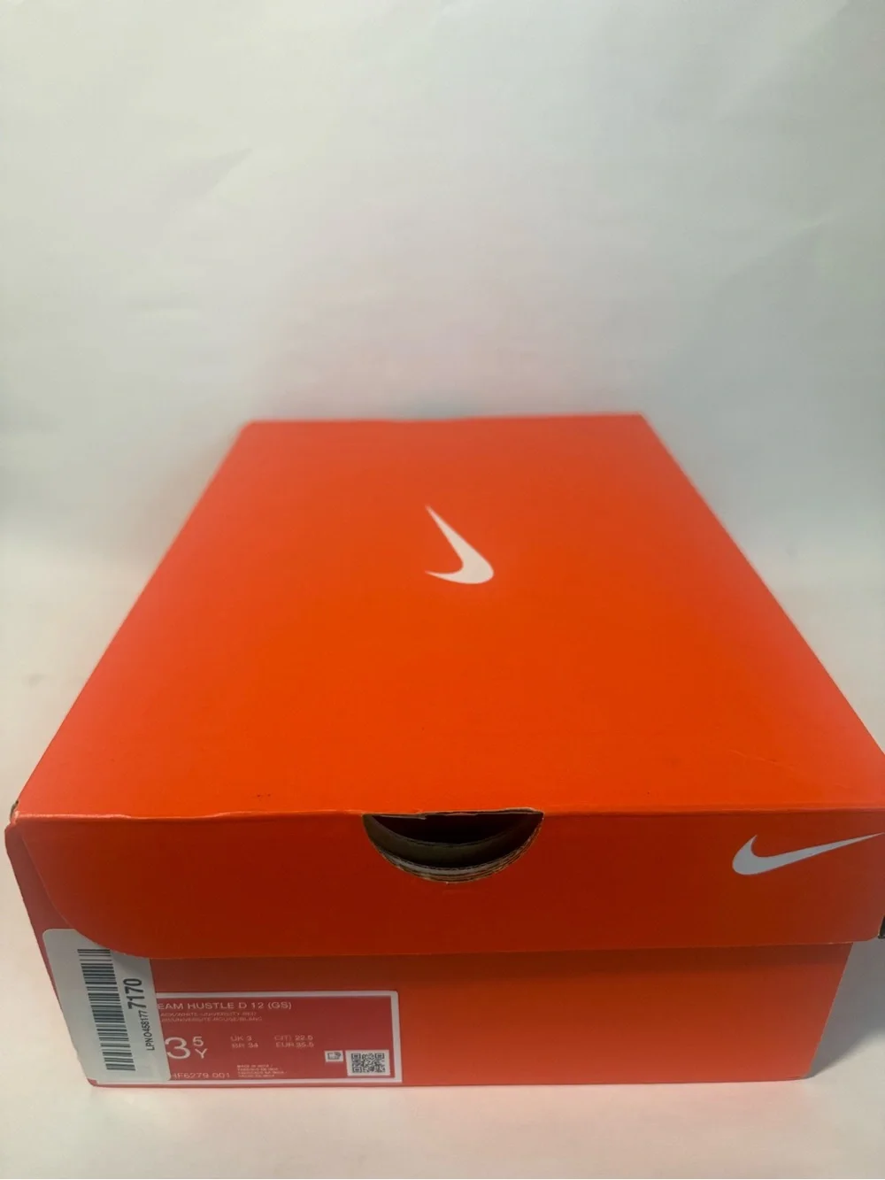Nike Team Hustle D 12 GS Basketball Shoes Black Red White Kids 3.5Y
